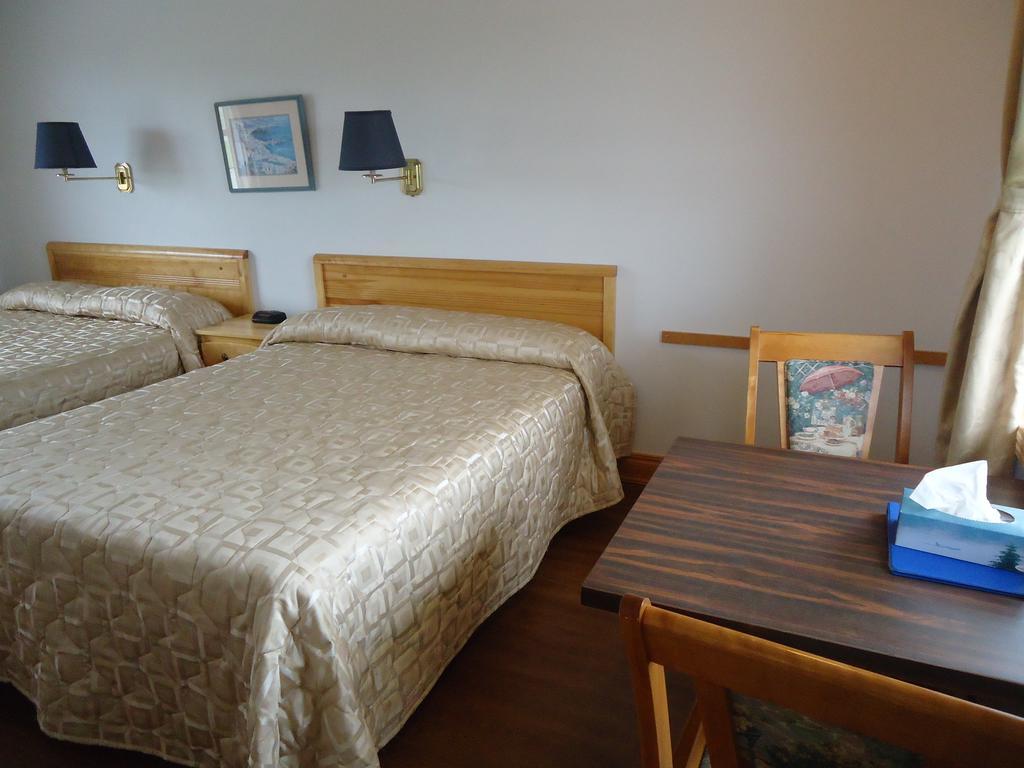 Ocean View Motel And Chalets Cheticamp Room photo